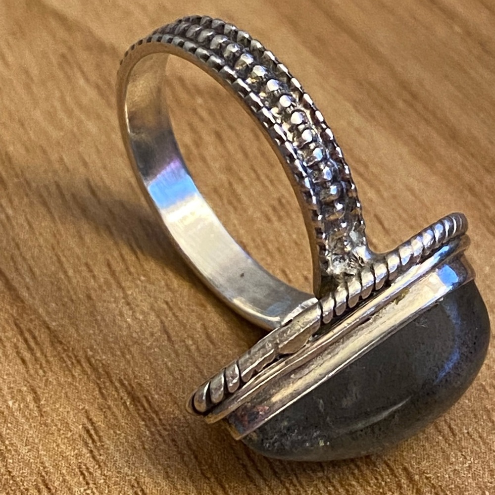 Beautiful Silver Labradorite Ring - image 5